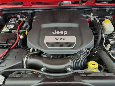 Used 2015 Jeep Wrangler Sport AWD/4WD image 30