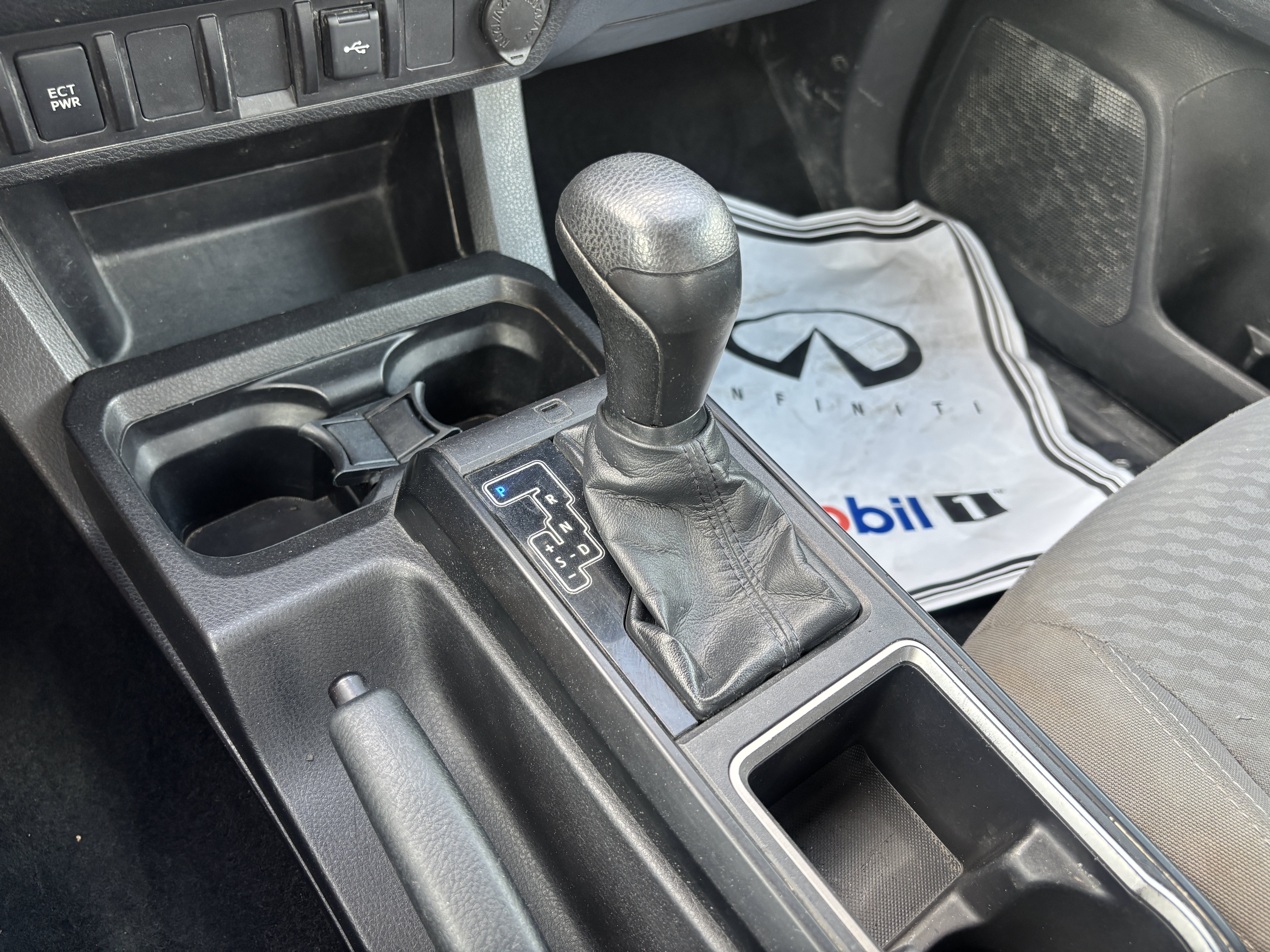 Used 2022 Toyota Tacoma SR AWD/4WD image 19