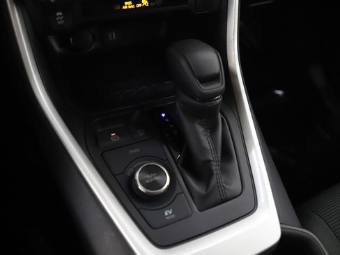 Used 2025 Toyota RAV4 LE image 23