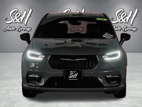 Used 2025 Chrysler Pacifica Select image 20