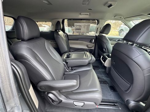 New 2026 Kia Carnival EX image 15