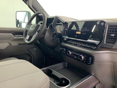 New 2026 GMC Sierra 2500 SLT w/ SLT Premium Package image 28