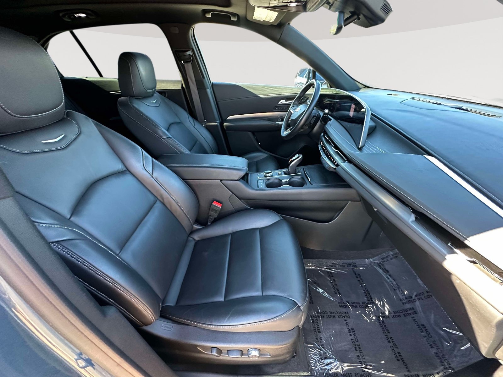 Certified 2024 Cadillac XT4 Premium Luxury w/ Cold Weather Package AWD/4WD image 29