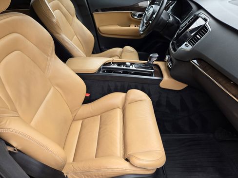 Used 2016 Volvo XC90 T6 Momentum w/ Momentum Plus Package image 23