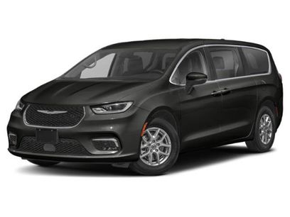 Used 2024 Chrysler Pacifica Touring-L
