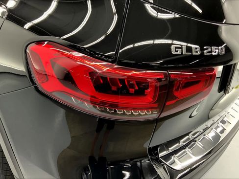 Certified 2021 Mercedes-Benz GLB 250 image 28