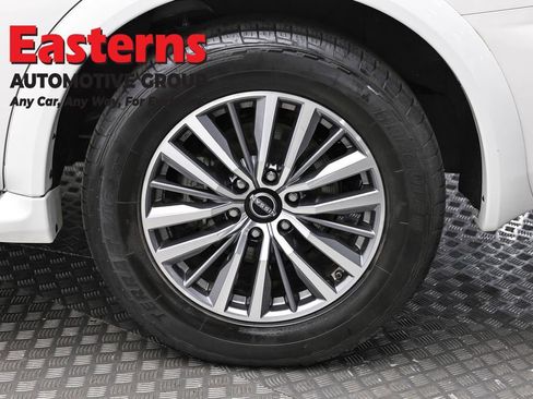 Used 2024 Nissan Armada SL w/ Captain's Chairs Package image 8