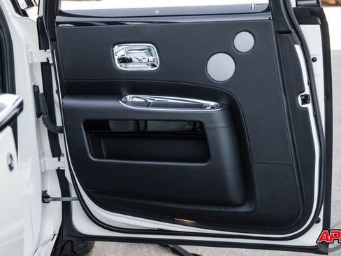 Used 2017 Rolls-Royce Ghost RWD image 85