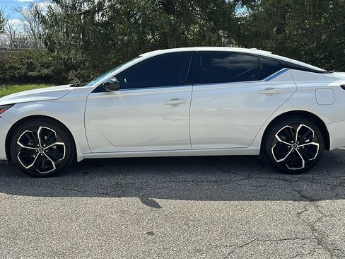Certified 2023 Nissan Altima 2.5 SR w/ SR Premium Package image 28