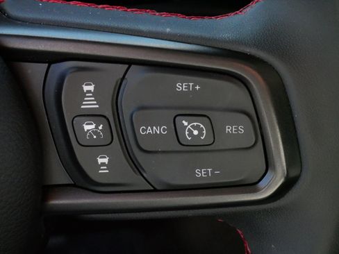 Used 2024 Jeep Wrangler Unlimited Rubicon image 25