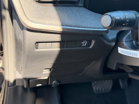 New 2026 Nissan Kicks S image 12