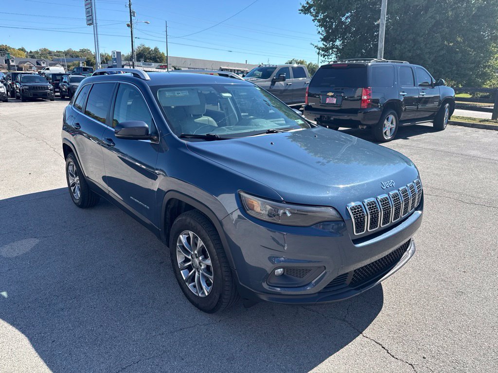 Used 2020 Jeep Cherokee Latitude Plus w/ Cold Weather Group AWD/4WD image 2