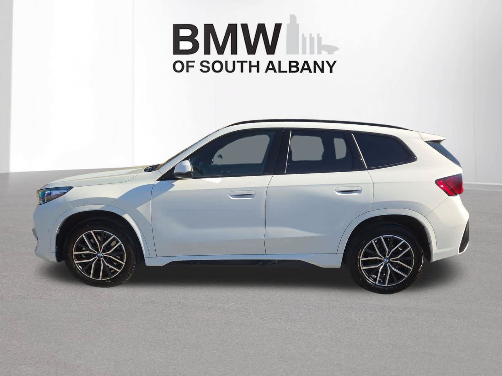 Used 2026 BMW X1 xDrive28i w/ M Sport Package AWD/4WD image 2