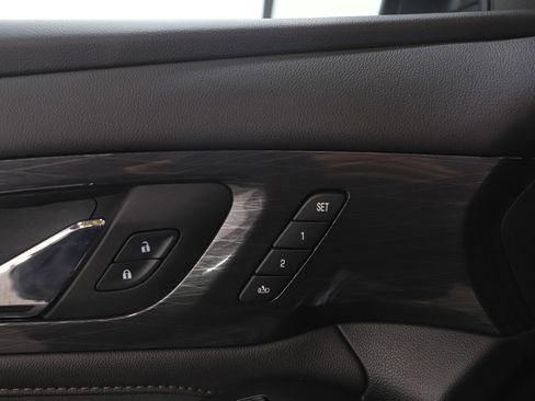 Used 2022 Chevrolet Traverse High Country image 24