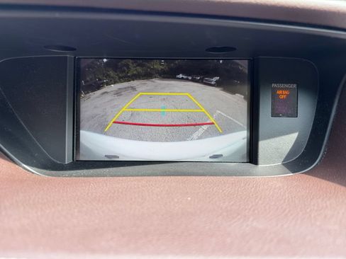 Used 2017 Lexus ES 350 w/ Ultra Luxury Package FWD image 9