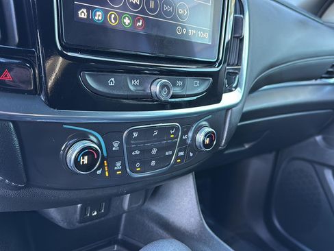 Used 2023 Chevrolet Traverse LT image 22