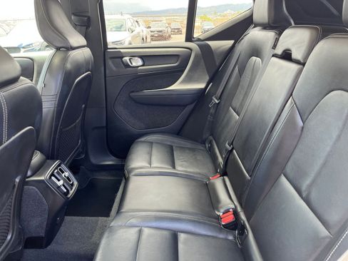 Used 2024 Volvo XC40 B5 Core AWD/4WD image 28