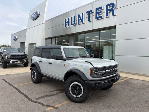 New 2026 Ford Bronco Badlands AWD/4WD image 1