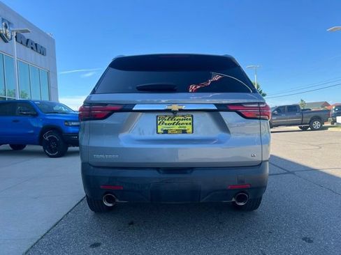 Used 2023 Chevrolet Traverse LT FWD image 7