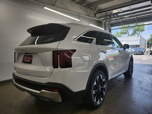 New 2025 Kia Sorento SX image 31