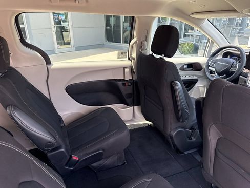 Used 2023 Chrysler Voyager LX FWD image 45