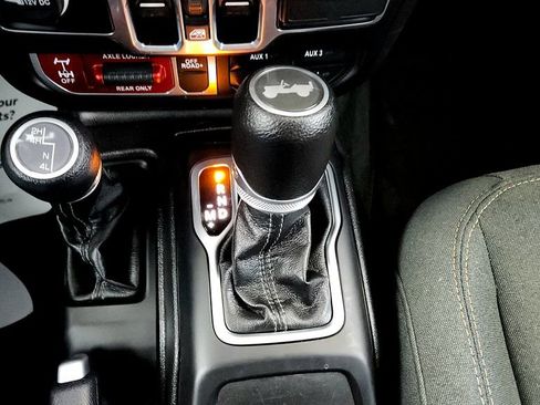 Used 2024 Jeep Wrangler Unlimited Sport AWD/4WD image 26