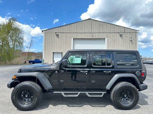 Certified 2022 Jeep Wrangler Unlimited Sport AWD/4WD image 9