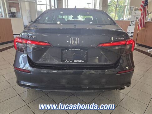 Used 2023 Honda Civic Sport image 5