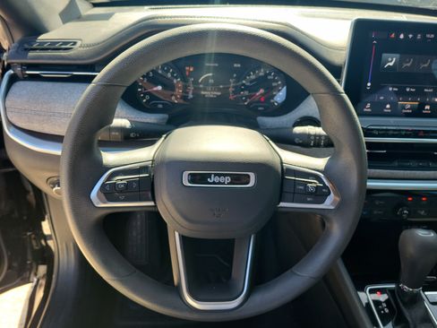 Used 2024 Jeep Compass Sport AWD/4WD image 22