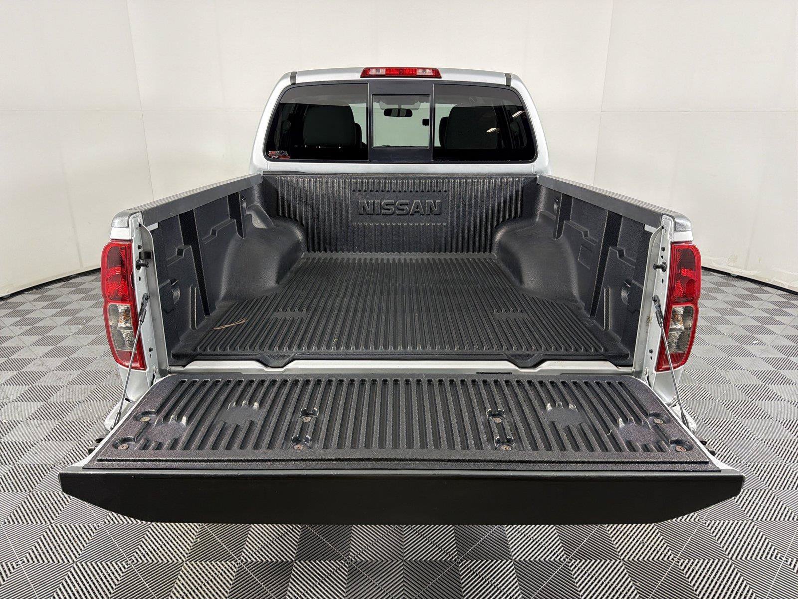 Used 2019 Nissan Frontier SV AWD/4WD image 16