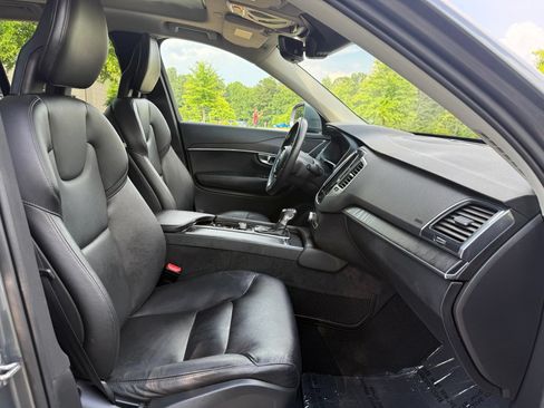 Used 2020 Volvo XC90 T5 Momentum w/ Protection Package FWD image 36