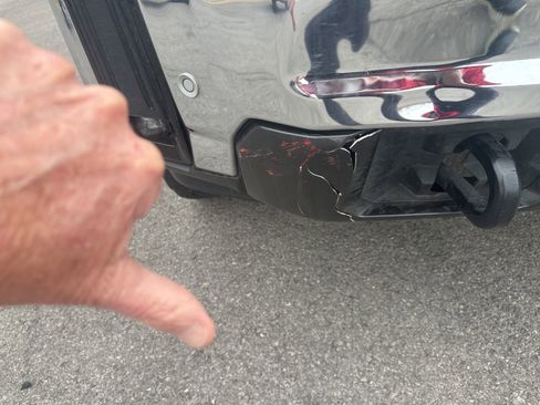 Used 2025 GMC Sierra 2500 SLT w/ SLT Premium Package image 3