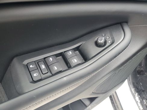 New 2025 Jeep Grand Cherokee Altitude AWD/4WD image 9