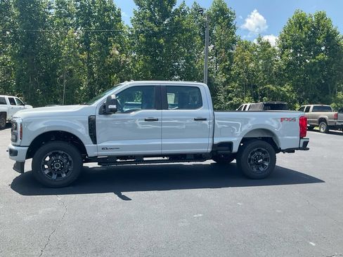 New 2026 Ford F250 XL w/ STX Appearance Package AWD/4WD image 8