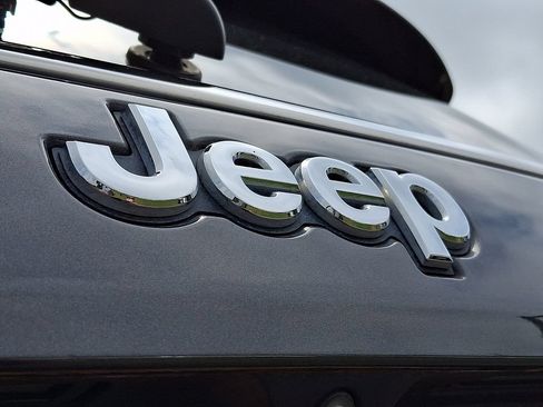 Certified 2023 Jeep Compass Latitude AWD/4WD image 29