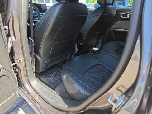 Used 2023 Jeep Compass Latitude w/ Convenience Group AWD/4WD image 20