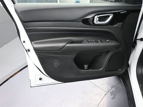 New 2026 Jeep Compass Latitude image 40