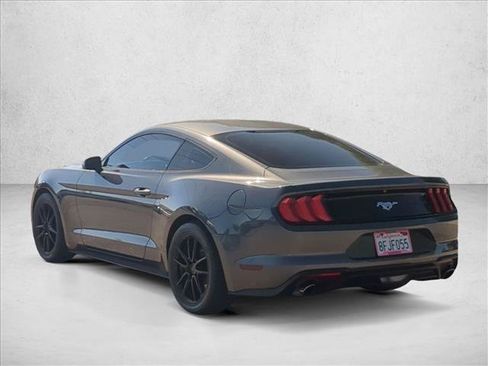 Used 2018 Ford Mustang Coupe RWD image 8