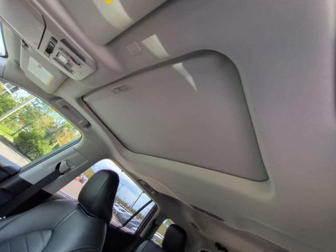 Used 2021 Toyota Highlander XLE FWD image 20