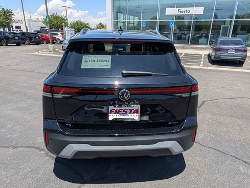 New 2025 Volkswagen Tiguan SE image 6