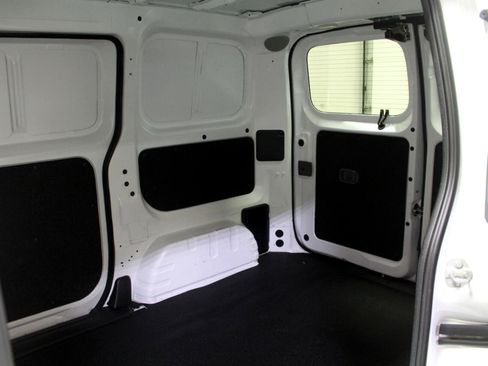 Used 2019 Nissan NV200 S w/ Back Door Glass Package image 18