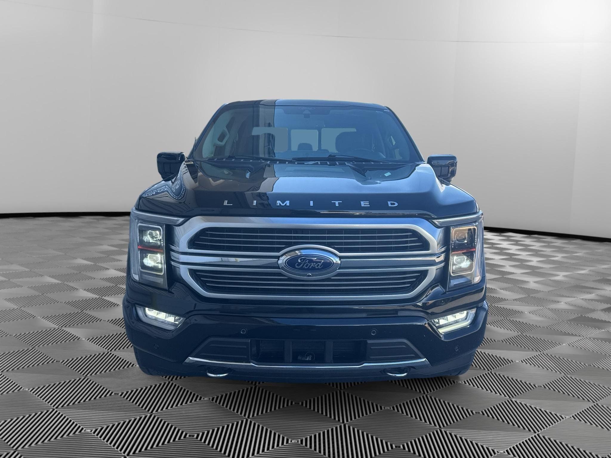 Used 2022 Ford F150 Limited AWD/4WD image 2