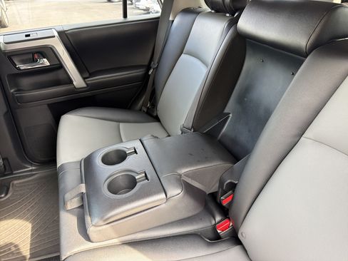 Used 2016 Toyota 4Runner SR5 Premium AWD/4WD image 33