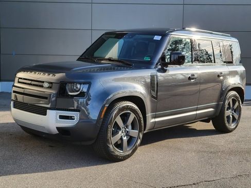 Used 2025 Land Rover Defender 110 S image 1