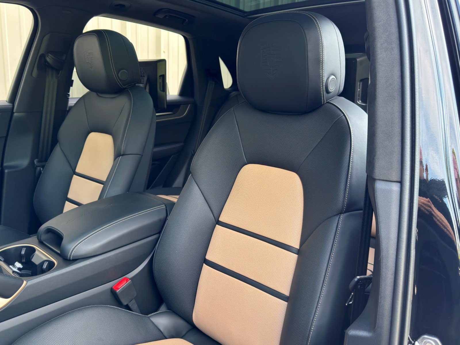 Used 2026 Porsche Cayenne GTS AWD/4WD image 46