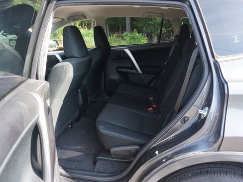 Used 2017 Toyota RAV4 LE FWD image 13