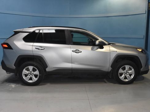 Used 2021 Toyota RAV4 LE AWD/4WD image 20