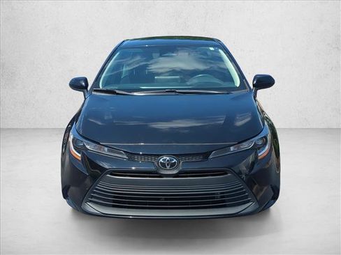 Certified 2025 Toyota Corolla LE FWD image 2
