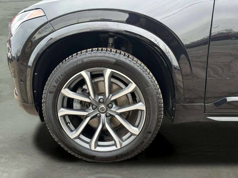 Used 2018 Volvo XC90 T6 Momentum w/ Convenience Package image 36