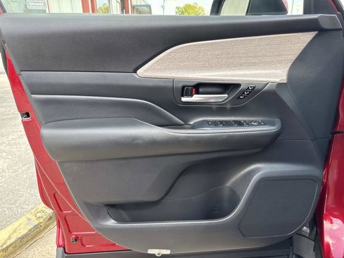 Used 2025 Toyota Grand Highlander FWD image 19